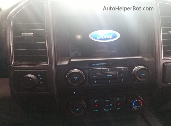 1FTEW1EPXJFC87359 2018 FORD F150  Панорамный вид салона 360°