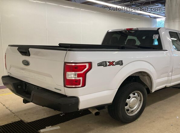 1FTEX1EP4LKE46240 2020 FORD F150  Вид панели приборов