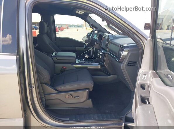 1FTFW1E85PFC66053 2023 FORD F150 Gray Widok wnętrza z przodu