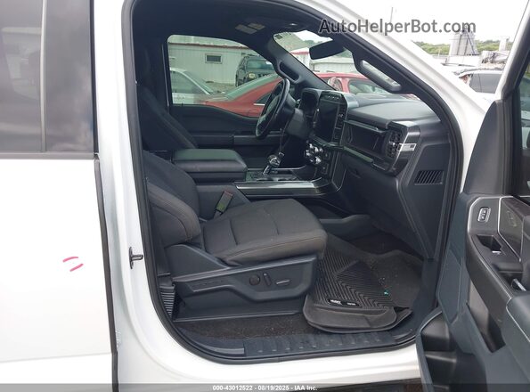 1FTFW1ED8NFB31255 2022 FORD F150 White Widok wnętrza z przodu