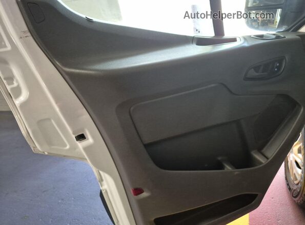1FTYE1Y84LKB01345 2020 FORD TRANSIT-150  Front view