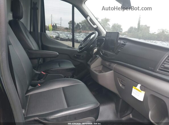1FTYE2C82RKB74672 2024 FORD TRANSIT-150 Черный Вид салона спереди