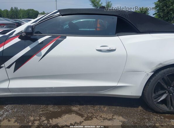 1G1FF3D72P0100525 2023 CHEVROLET CAMARO White 360 interior view
