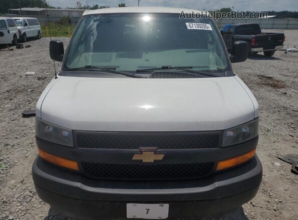 1GAZGNFP8L1269987 2020 CHEVROLET EXPRESS White Front view
