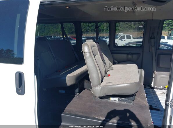 1GAZGPFG1L1127444 2020 CHEVROLET EXPRESS White Vista de la etiqueta del VIN