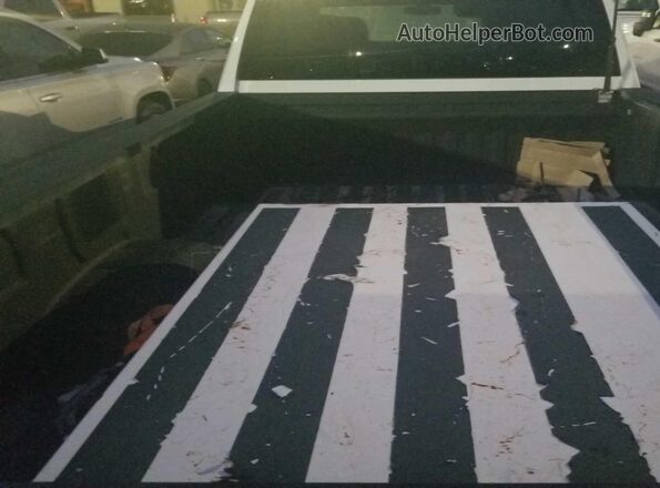 1GC2YLE78PF195300 2023 CHEVROLET SILVERADO White Առջևի վահանակի տեսք