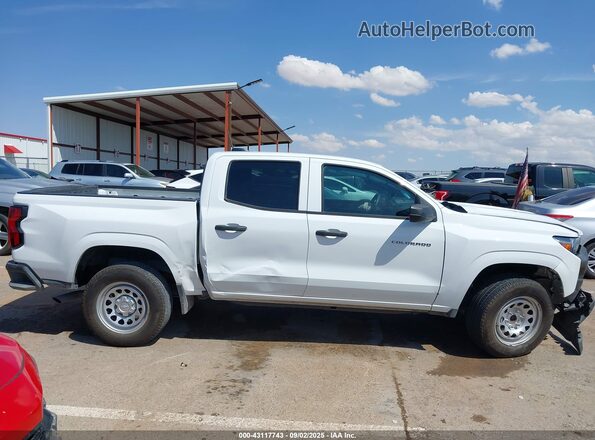 1GCGSBEC4P1268013 2023 CHEVROLET COLORADO White Widok wnętrza z tyłu