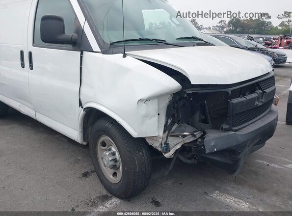 1GCWGAFF3H1112868 2017 CHEVROLET EXPRESS White Դիմացի տեսք