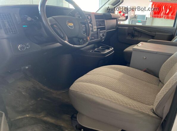 1GCWGAFG3L1276235 2020 CHEVROLET EXPRESS  ძრავის განყოფილების ხედი