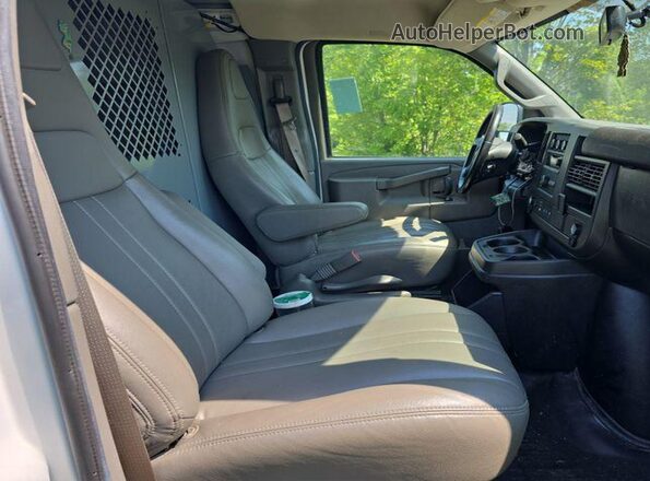 1GCWGAFP0M1244120 2021 CHEVROLET EXPRESS  Vista interior de 360 grados