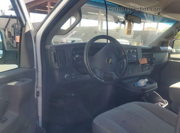1GCWGAFP5L1267665 2020 CHEVROLET EXPRESS White 360 interior view