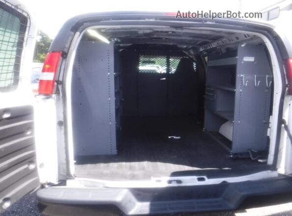 1GCWGAFP9M1210077 2021 CHEVROLET EXPRESS  Widok tylnych siedzeń
