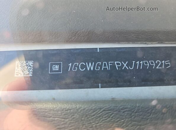1GCWGAFPXJ1199215 2018 CHEVROLET EXPRESS White Przód lewy
