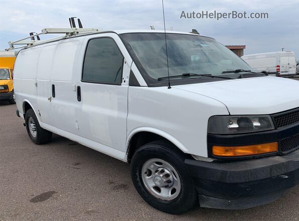 1GCWGAFPXJ1199215 2018 CHEVROLET EXPRESS White Widok zestawu wskaźników
