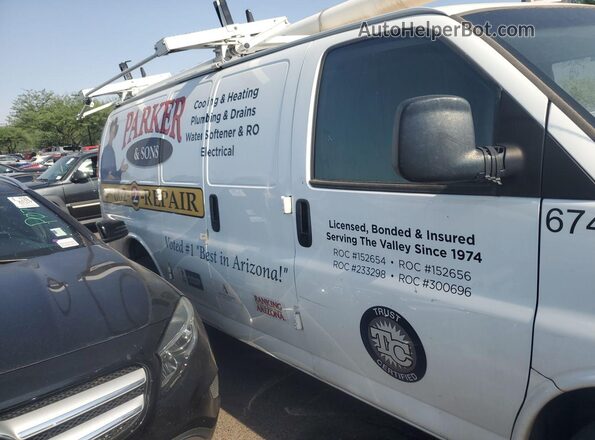 1GCWGAFPXL1275292 2020 CHEVROLET EXPRESS White Front view