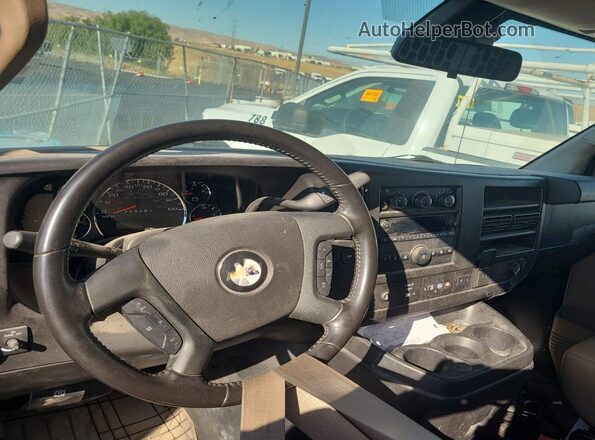 1GCZGGFP4L1209093 2020 CHEVROLET EXPRESS  Rear view