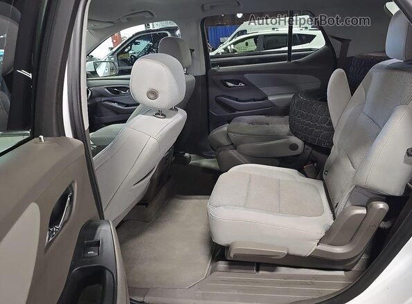 1GNEVGKW8MJ182748 2021 CHEVROLET TRAVERSE  Front view