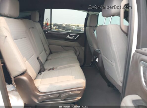1GNSCBKDXPR116279 2023 CHEVROLET SUBURBAN White Widok naklejki z numerem VIN