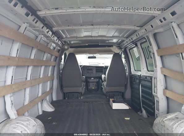 1GTW7AFG3L1237306 2020 GMC SAVANA CARGO White Вид наклейки з VIN-кодом