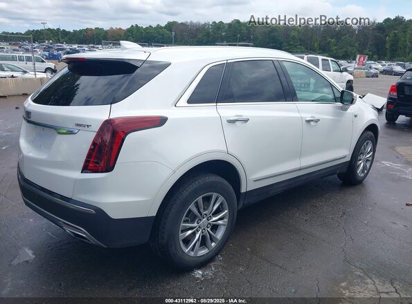 1GYKNDR44NZ158670 2022 CADILLAC XT5 White 