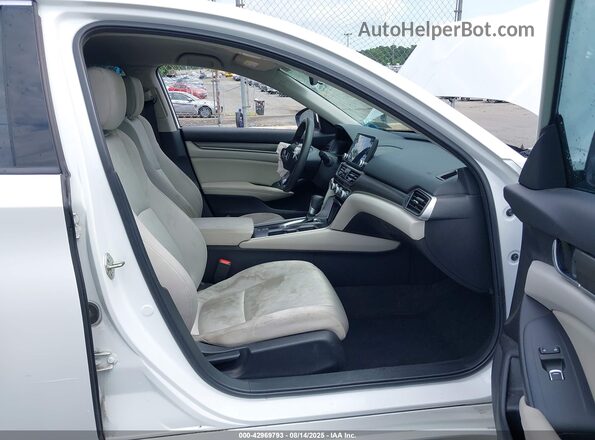 1HGCV1F19LA073887 2020 HONDA ACCORD Белый Вид салона спереди