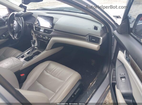 1HGCV1F57JA086766 2018 HONDA ACCORD Серебряный 