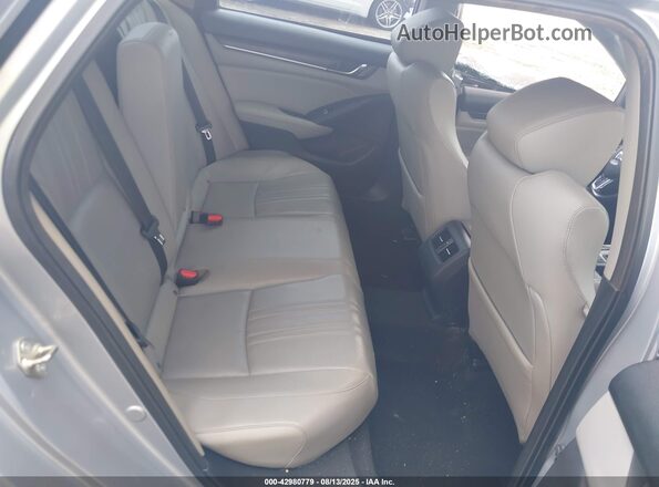 1HGCV1F57JA086766 2018 HONDA ACCORD Серебряный 