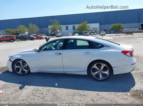 1HGCV2F96JA003899 2018 HONDA ACCORD White 