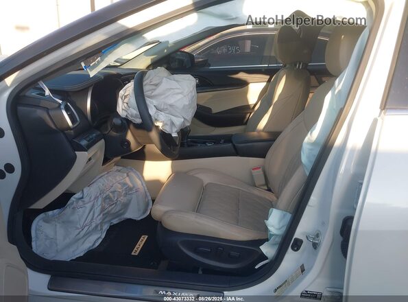 1N4AA6FV8PC504253 2023 NISSAN MAXIMA PLATINUM White Vista interior delantera