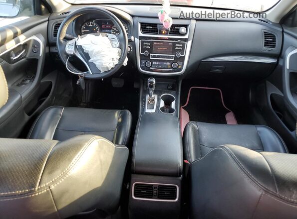 1N4AL3AP0JC180949 2018 NISSAN ALTIMA Silver Widok deski rozdzielczej