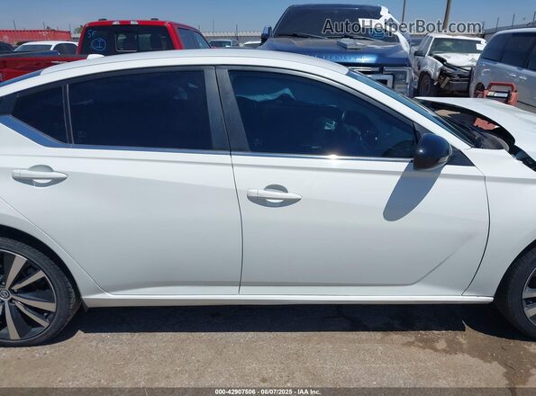 1N4BL4CV0MN415512 2021 NISSAN ALTIMA White 360 interior view