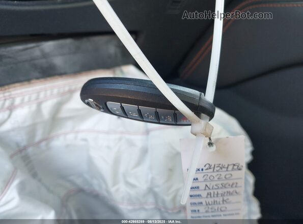 1N4BL4CV3LC222510 2020 NISSAN ALTIMA Белый Вид панели приборов