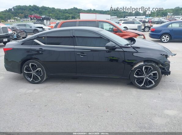 1N4BL4CV9RN408940 2024 NISSAN ALTIMA Black 360 interior view