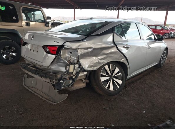 1N4BL4DV0MN356041 2021 NISSAN ALTIMA Серебряный Задняя правая четверть