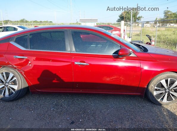 1N4BL4DV6MN419806 2021 NISSAN ALTIMA Red Rear interior view