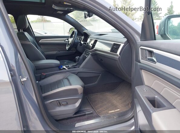 1V2FE2CA8MC221229 2021 VOLKSWAGEN ATLAS Gray Front interior view