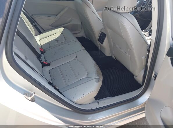 1VWBA7A3XJC027288 2018 VOLKSWAGEN PASSAT Silver 
