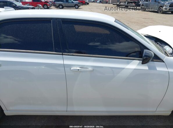 2C3CCAAG4PH676712 2023 CHRYSLER 300 White უკანა სალონის ხედი
