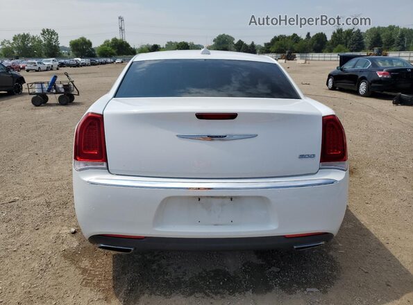 2C3CCAAG8JH250061 2018 CHRYSLER 300 White 