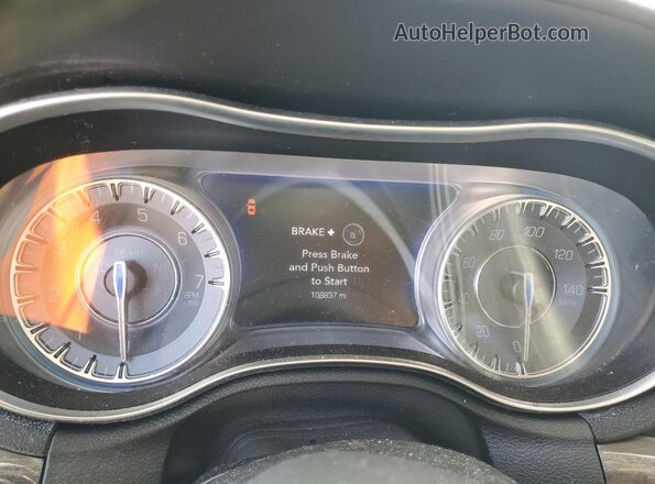 2C3CCAAGXJH265144 2018 CHRYSLER 300 White 