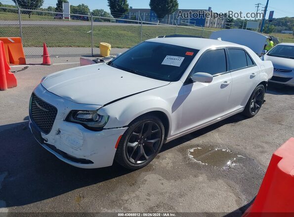 2C3CCABG0MH532777 2021 CHRYSLER 300 White Vista tres cuartos delantera izquierda