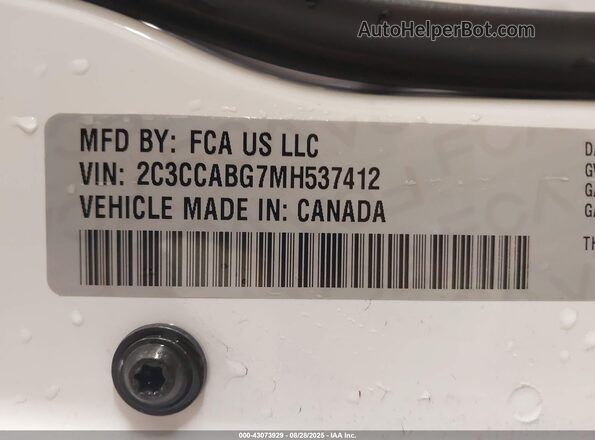 2C3CCABG7MH537412 2021 CHRYSLER 300 White Vista del compartimento del motor