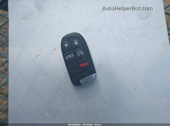 2C3CCABGXMH549893 2021 CHRYSLER 300 Серебряный Вид панели приборов