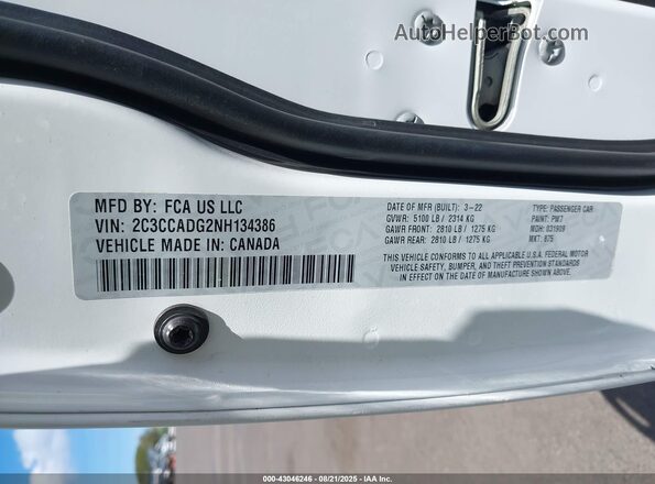 2C3CCADG2NH134386 2022 CHRYSLER 300 White Vista del compartimento del motor