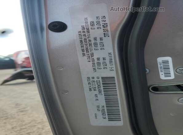 2C3CCAKG0JH300417 2018 CHRYSLER 300 Серый 