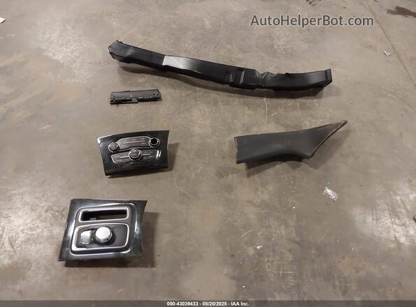 2C3CCASG8PH614020 2023 CHRYSLER 300 Gray 