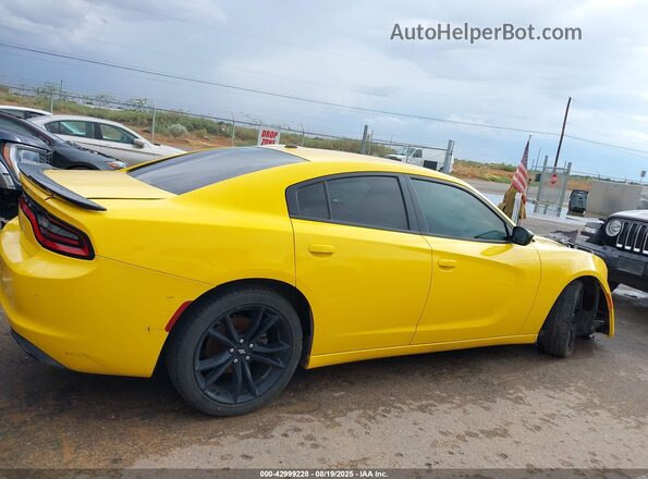 2C3CDXBG0JH174382 2018 DODGE CHARGER Желтый Вид задней части салона