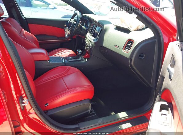 2C3CDXGJ4LH116704 2020 DODGE CHARGER Red Вид салону спереду