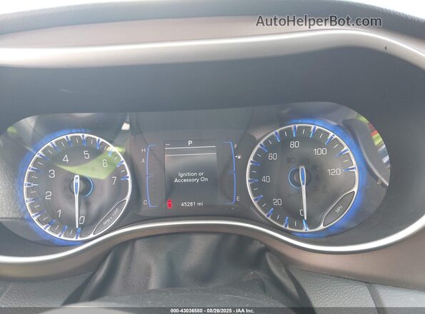 2C4RC1AGXLR122973 2020 CHRYSLER VOYAGER Gray უკანა სავარძლების ხედი