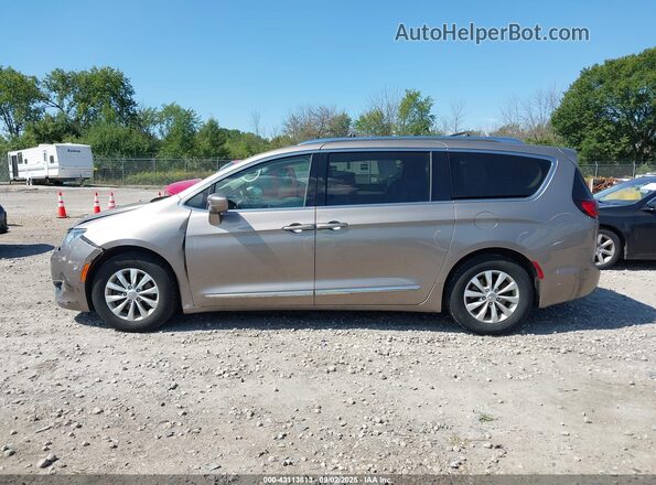2C4RC1BG3JR237166 2018 CHRYSLER PACIFICA Brown 